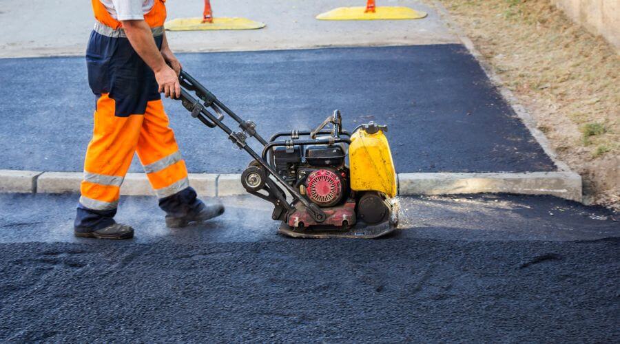Professional gutter cleaning in Broxton, GA